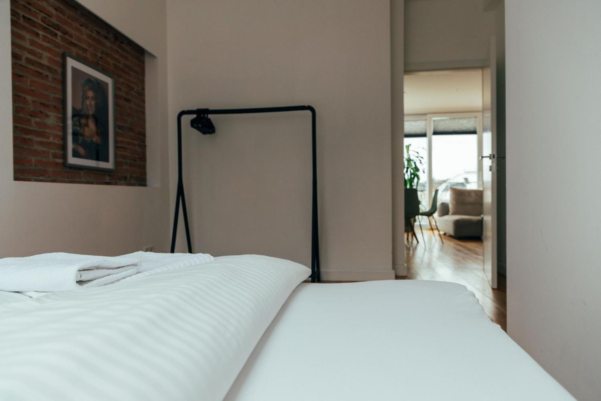 Large Apartments - Great For Groups - With Balcony Or Terrace Вена Экстерьер фото
