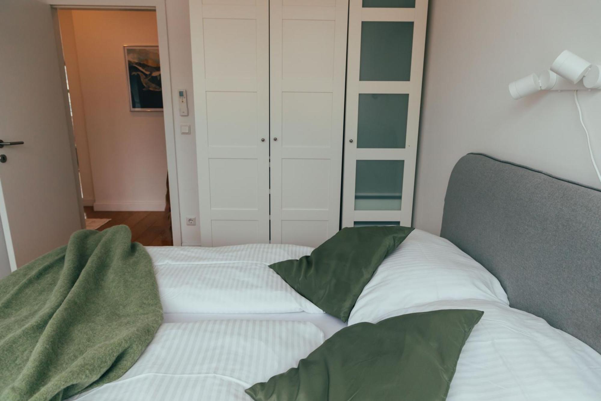 Large Apartments - Great For Groups - With Balcony Or Terrace Вена Экстерьер фото